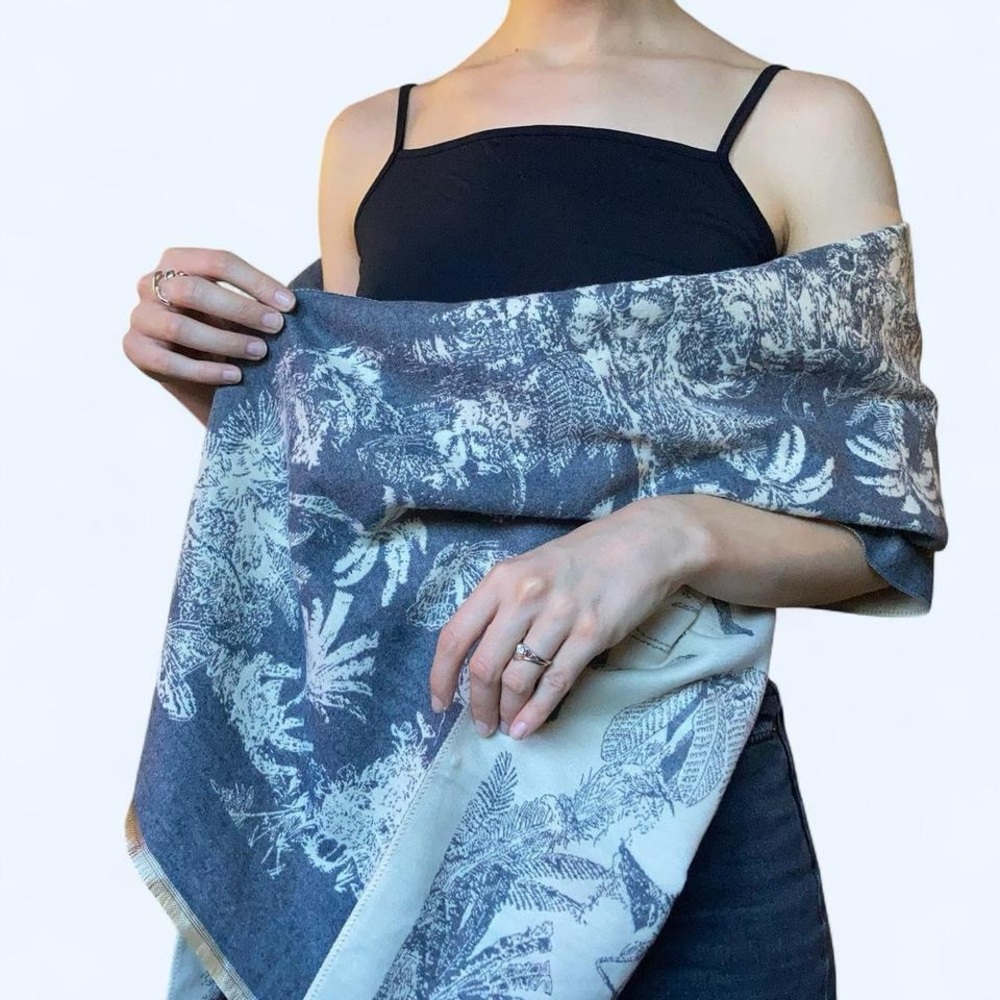Elegant Grey & Cream Scarf
